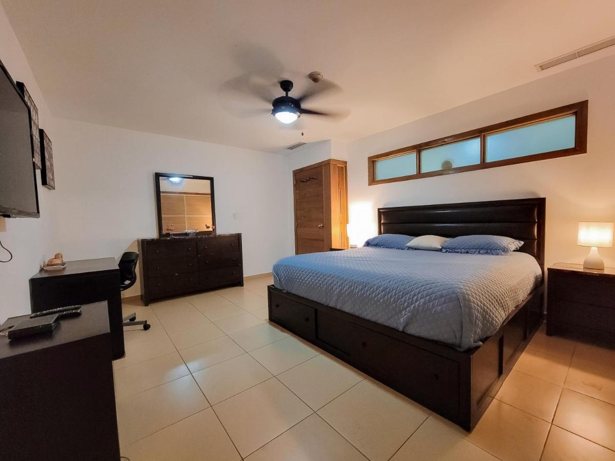 Marbella Towers Beachfront 2 Bedrooms Juan Dolio Exteriér fotografie