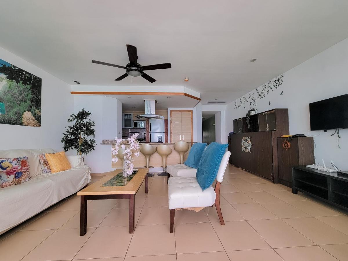 Marbella Towers Beachfront 2 Bedrooms Juan Dolio Exteriér fotografie